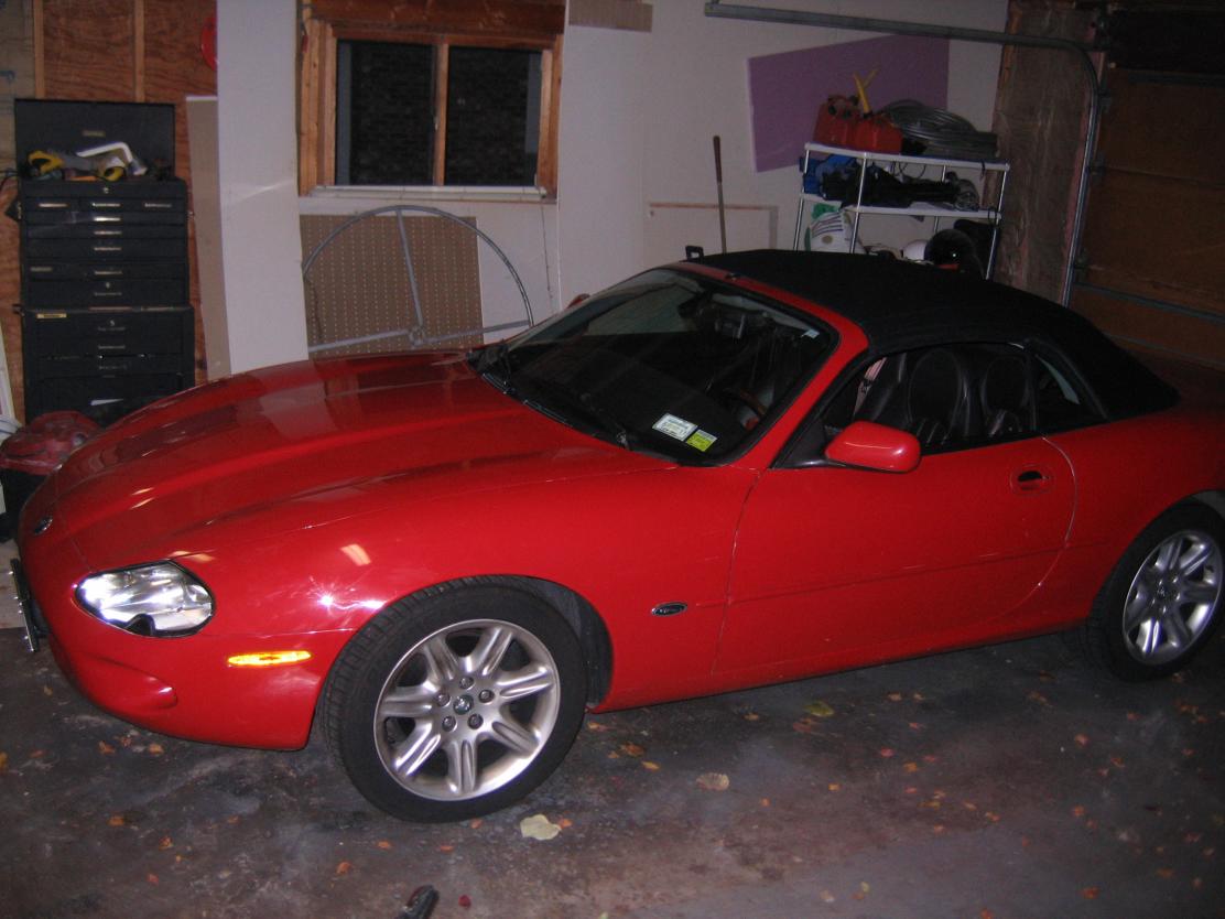 XK8  2001    Vrooom! Vrooom!