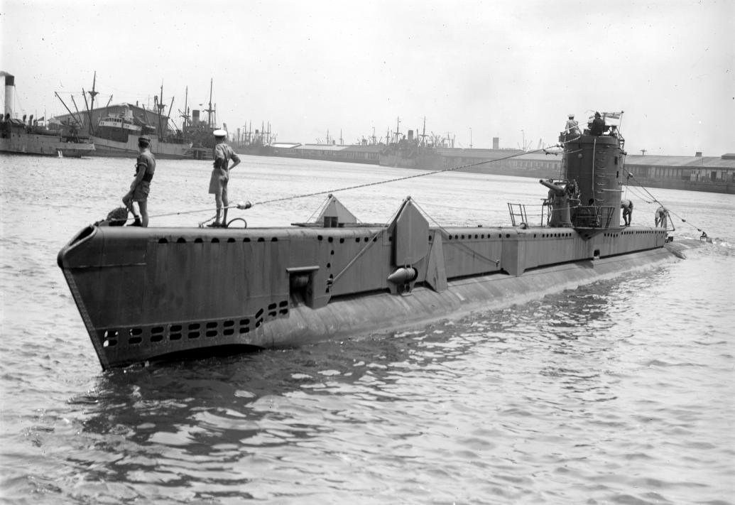 Click image for larger version

Name:	HMS_Voracious_SLV_Green_1945.jpg
Views:	1
Size:	92.6 KB
ID:	63352