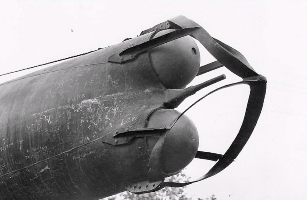 Click image for larger version

Name:	Japanese midget torp tubes.jpg
Views:	1
Size:	58.3 KB
ID:	75001