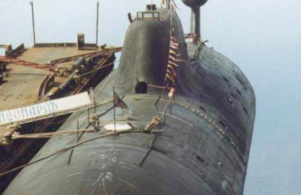 Click image for larger version

Name:	Akula sail closer1.jpg
Views:	1
Size:	60.1 KB
ID:	72988