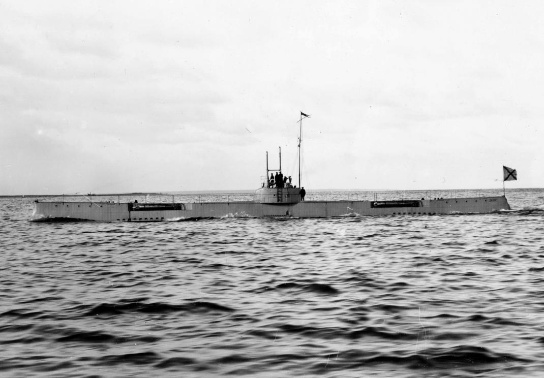 Click image for larger version

Name:	Akula1909-1916a.jpg
Views:	1
Size:	90.8 KB
ID:	68603