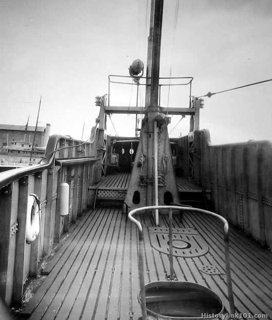 Click image for larger version

Name:	V4 bridge aft.jpg
Views:	1
Size:	56.7 KB
ID:	63961