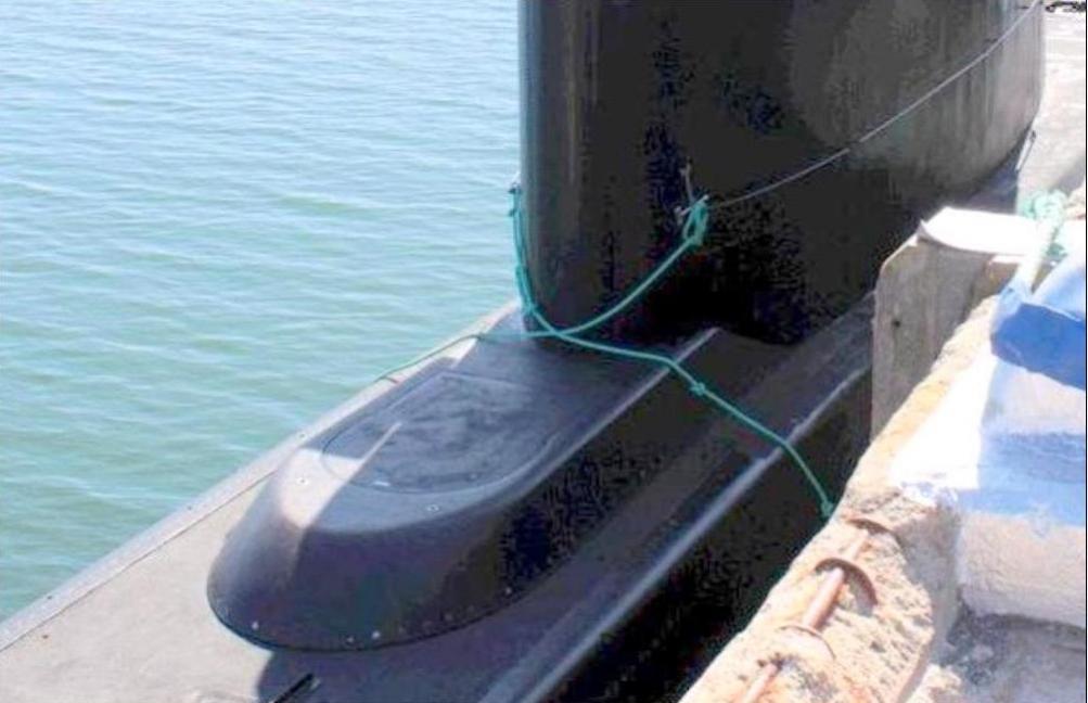Click image for larger version

Name:	S305 sail front bottom.jpg
Views:	1
Size:	65.6 KB
ID:	72856