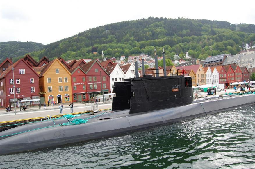 Click image for larger version

Name:	S304_Uthaug_S305_Uredd_Bergen_2009_2.jpg
Views:	1
Size:	99.0 KB
ID:	72823