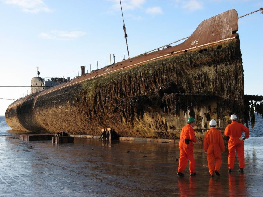 Click image for larger version

Name:	november in dry dock.jpg
Views:	1
Size:	95.4 KB
ID:	101079