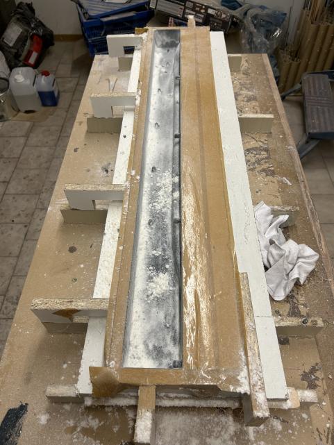 Click image for larger version

Name:	U1-057.jpg
Views:	157
Size:	56.8 KB
ID:	180549