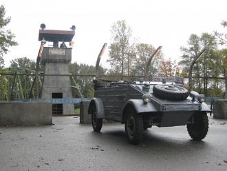 Click image for larger version

Name:	castle4.jpg
Views:	180
Size:	66.0 KB
ID:	181348