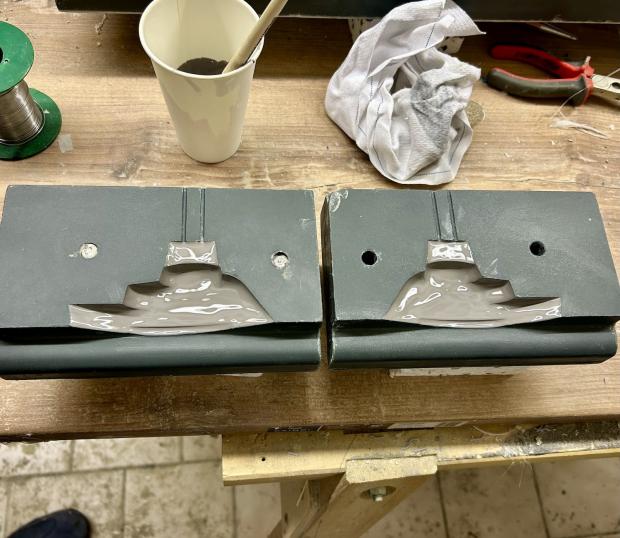 Click image for larger version

Name:	U1-144.jpg
Views:	137
Size:	53.8 KB
ID:	183192