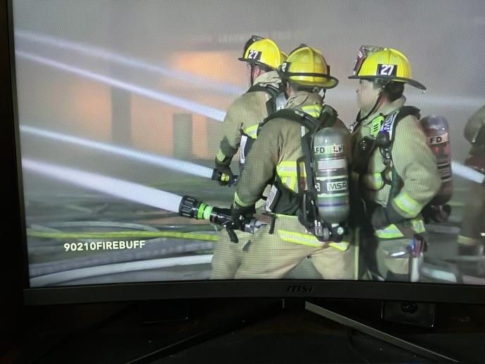 Click image for larger version  Name:	FIREMEN WORKING.jpg Views:	0 Size:	49.4 KB ID:	184363