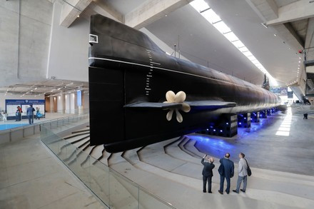 Click image for larger version

Name:	specialists-stand-next-near-nuclear-submarine-k-3-440nw-13979305f.jpg
Views:	69
Size:	37.3 KB
ID:	186375