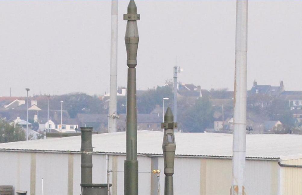 Click image for larger version

Name:	Ambush mast zoom.jpg
Views:	1
Size:	48.1 KB
ID:	75503