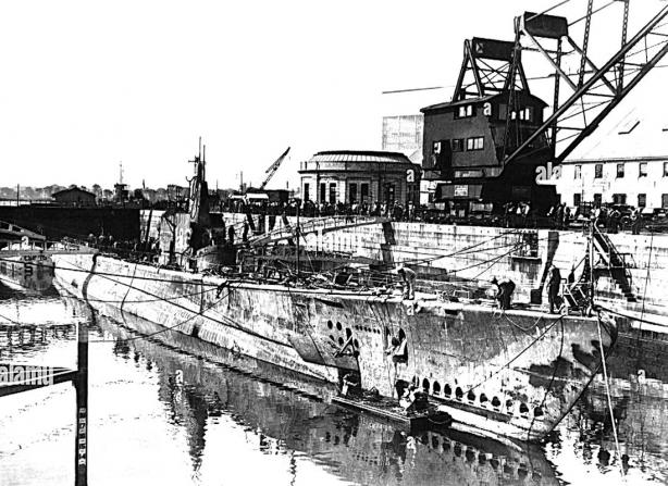 Click image for larger version

Name:	her-26-dead-removed-from-the-rear-sections-the-us-submarine-squalus-is-seen-here-in-dry-dock-at-port.jpg
Views:	121
Size:	72.5 KB
ID:	189865