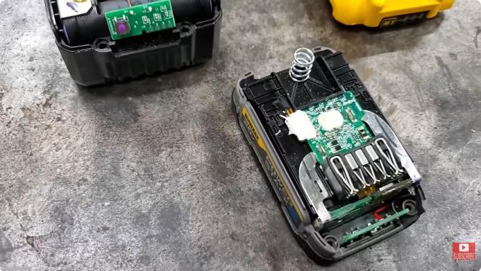 Click image for larger version

Name:	Dewalt internal.jpg
Views:	0
Size:	62.7 KB
ID:	192865