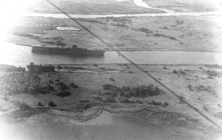 Click image for larger version

Name:	zeppelin1.jpg
Views:	1
Size:	41.0 KB
ID:	61031