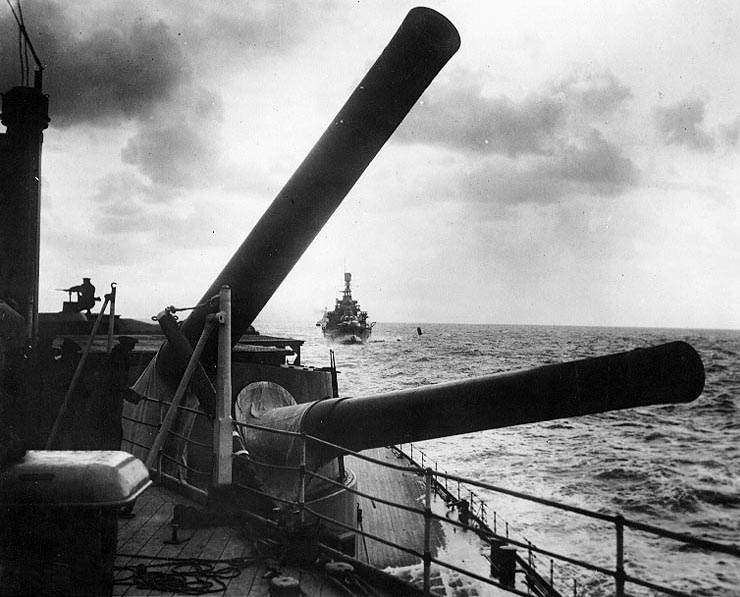 Click image for larger version

Name:	HMS_Hood_Aft_guns_1926_USNHC_57184.jpg
Views:	1
Size:	93.9 KB
ID:	81602
