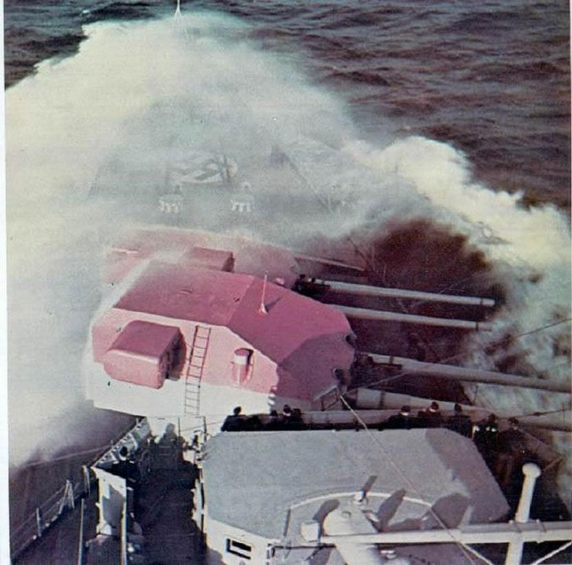 Click image for larger version

Name:	Bismark into seas.jpg
Views:	1
Size:	87.2 KB
ID:	82990