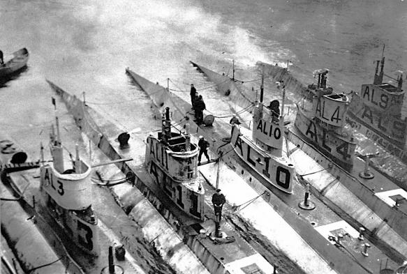 Click image for larger version  Name:	AL- subs.jpg Views:	0 Size:	53.3 KB ID:	194464