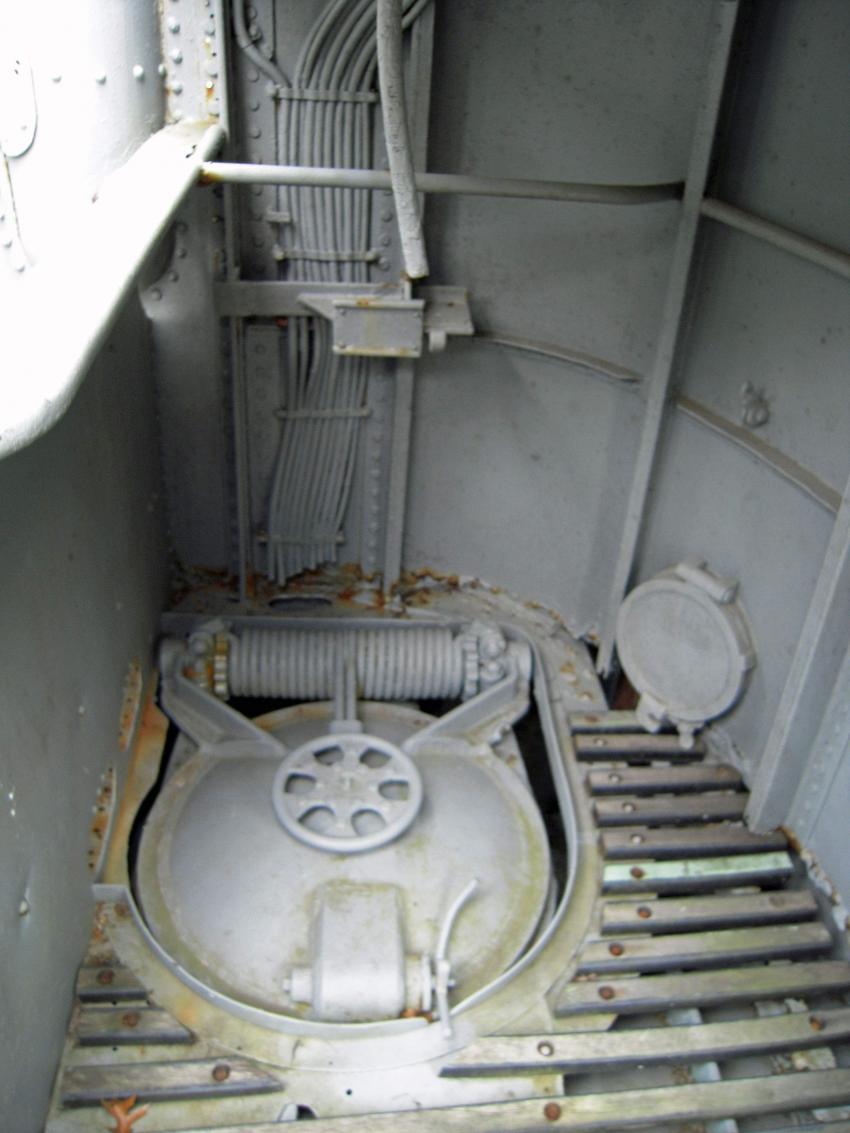 Click image for larger version

Name:	Squalis sailfish conn tower hatch.jpg
Views:	1
Size:	84.8 KB
ID:	76381