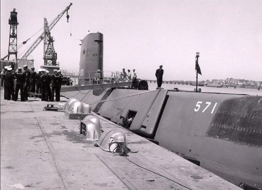 Click image for larger version

Name:	Nautilus docked zoom.jpg
Views:	1
Size:	81.1 KB
ID:	76296