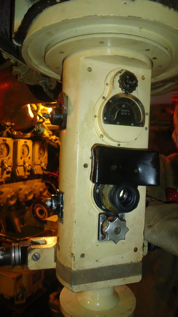Click image for larger version

Name:	Foxtrot periscope.jpg
Views:	2
Size:	94.2 KB
ID:	83361