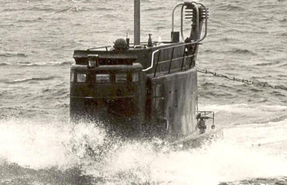 Click image for larger version

Name:	Whiskey decks awash closer.jpg
Views:	1
Size:	85.2 KB
ID:	76339