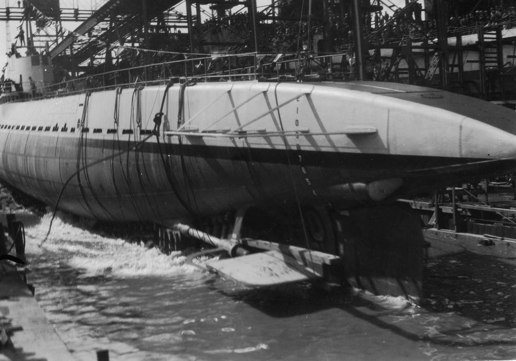 Click image for larger version

Name:	Nautilus going in the water.jpg
Views:	1
Size:	92.6 KB
ID:	74912