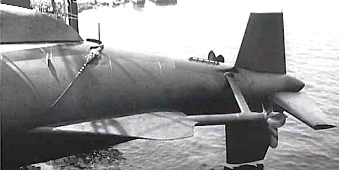 Click image for larger version  Name:	SEAWOLF SSN 575  stern at launch.jpg Views:	0 Size:	62.8 KB ID:	197460